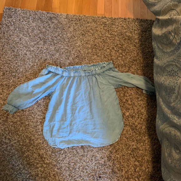 Off the shoulder short - Picture 2 of 2